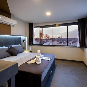 The Queen 2* İstanbul